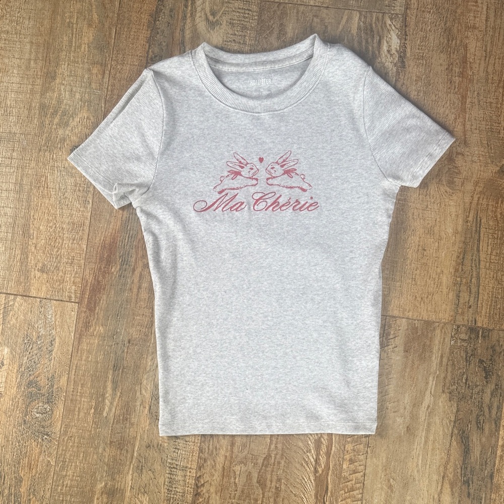 Hollister Gray Bunny “Ma Cherie” Baby Tee